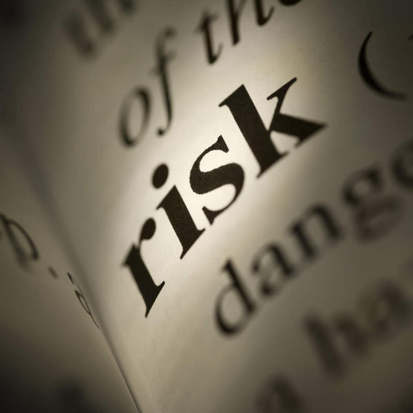 无人,横图,俯视,室内,特写,白天,静物,书籍,一排,许多,阴影,朦胧,模糊,整齐,反射,英文,标志,工具,文字,影子,字符,字母,标识,排列,黑色,英文字母,队列,词典,辞典,工具书,书,图书,彩图,高角度拍摄