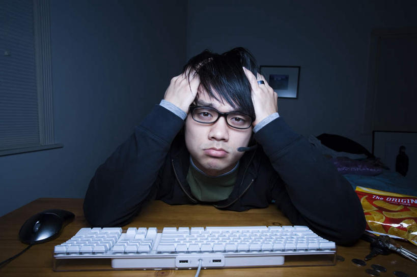 西方人,嘴,一个人,坐,摸,横图,室内,白天,正面,通讯,失败,客服,鼠标,键盘,桌面,桌子,欧洲,欧洲人,仅一个男性,仅一个人,抚摸,服装,沮丧,信息,木制,眼镜,话务员,注视,休闲装,输入设备,通讯设备,仅一个年轻男性,衣服,耳机,耳麦,话筒,木制品,嘟嘴,观察,看,休闲,难受,休闲服,撅嘴,无奈,服务,通信,服饰,观看,失望,悲伤,协调,察看,麦克风,头戴式耳麦,伤心,难过,关注,失落,销售,通信设备,近视眼镜,客服人员,颓废,电话销售,挫败,受挫,落败,落空,错过,失足,失意,失策,失算,颓丧,衰颓,悲哀,懊丧,颓靡,气馁,丧气,接待员,败北,挫折,失利,男人,男性,年轻男性,白种人,嘴巴,嘴唇,接线员,触摸,接触,坐着,半身,彩图,头戴式耳机