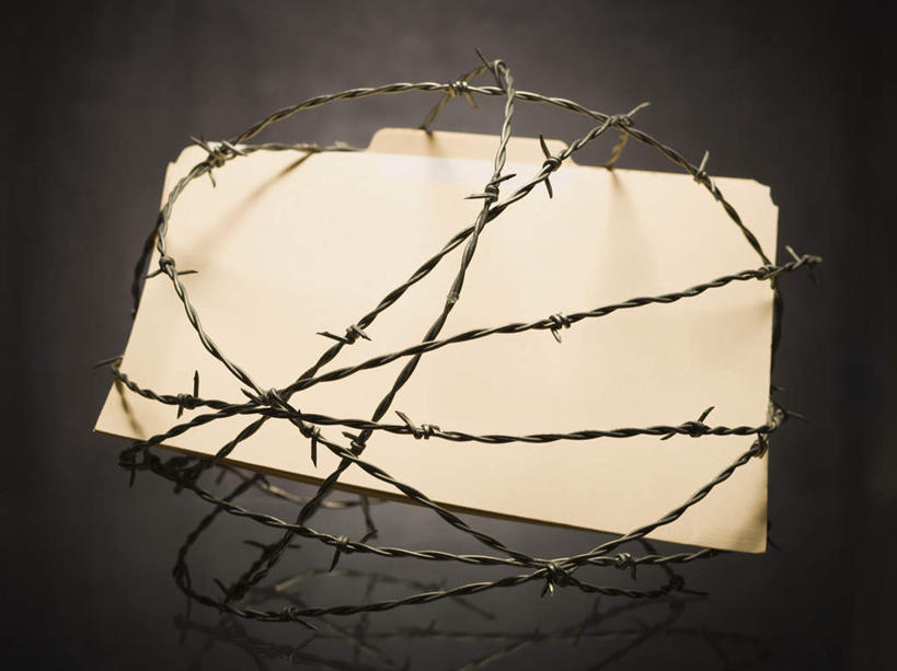 无人,横图,俯视,室内,特写,白天,静物,金属制品,黑色背景,环绕,缠绕,金属,材料,档案,文件,铁丝网,资料,摄影,影棚,文档,纠缠,铁蒺藜,彩图,高角度拍摄,影棚拍摄,拍摄