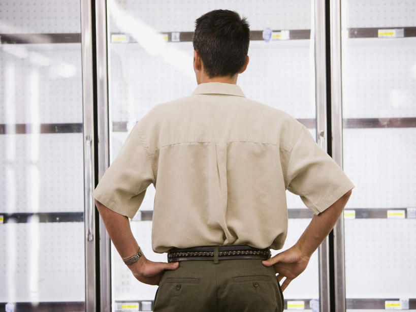 西方人,一个人,商店,站,横图,室内,白天,购物,消费,超市,欧洲,欧洲人,仅一个男性,仅一个人,仅一个中年男性,服装,电器,休闲装,手叉腰,冷冻,冷柜,背面,衣服,冷藏柜,叉腰,站着,休闲,休闲服,金融,百货,服饰,冷藏,储藏,冰柜,双手叉腰,选购,贸易,百货公司,血拼,保鲜,男人,男性,中年男性,白种人,超级市场,大卖场,站立,半身,彩图,购物商场,购物中心,商业中心