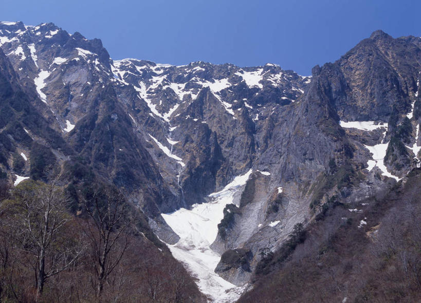 无人,横图,俯视,航拍,室外,白天,旅游,度假,美景,山,山脉,树林,雪,植物,大雪,日本,亚洲,阴影,光线,影子,积雪,景观,山峰,雪景,冬天,山峦,娱乐,树,树木,蓝色,绿色,蓝天,天空,阳光,自然,群山,天,享受,休闲,景色,放松,生长,成长,鸟瞰,自然风光,东亚,本州,关东地方,本州岛,日本国,群马,群马县,彩图,高角度拍摄