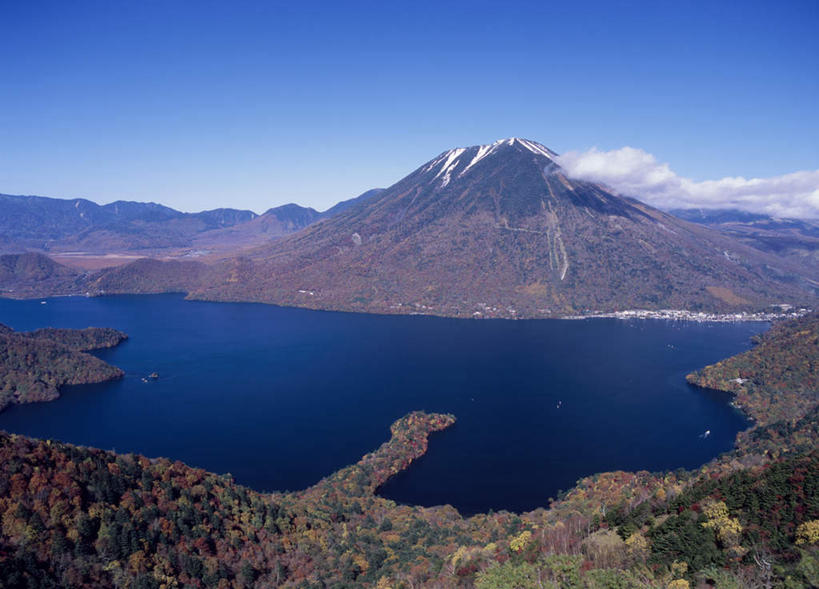 无人,横图,俯视,航拍,室外,白天,旅游,度假,湖,湖泊,美景,山,山脉,树林,水,植物,日本,亚洲,湖面,景观,山峰,水流,水面,云,云朵,山峦,云彩,娱乐,树,树木,蓝色,绿色,白云,蓝天,天空,自然,湖水,群山,天,享受,休闲,景色,放松,生长,成长,鸟瞰,自然风光,东亚,本州,关东地方,本州岛,日本国,栃木,栃木县,群马,群马县,福岛,福岛县,日光国立公园,彩图,高角度拍摄