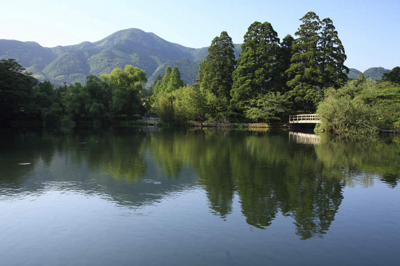 无人,横图,室外,白天,正面,旅游,度假,湖,湖泊,美景,山,山脉,树林,水,植物,大分县,日本,亚洲,木板,湖面,景观,山峰,水流,水面,云,云朵,桥,木桥,山峦,云彩,娱乐,栈桥,树,树木,蓝色,绿色,白云,蓝天,天空,自然,湖水,群山,天,享受,休闲,景色,放松,生长,成长,人行桥,木板桥,自然风光,东亚,日本国,九州本岛,九州,九州岛,九州地方,彩图