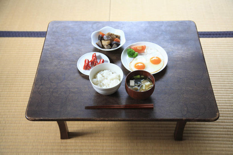 米饭,无人,餐厅,横图,俯视,室内,特写,白天,烹饪,餐桌,筷子,桌子,萝卜,胡萝卜,西红柿,餐具,一堆,许多,切开,堆叠,堆积,碟子,盘,花菜,花椰菜,菌菇,西兰花,香菇,荷包蛋,汤,日本料理,味增汤,料理,食品,饭,切块,菌类,菜肴,美食,食物,盘子,碟,日式料理,切,日式,食用菌,佳肴,餐台,堆,五谷,剖面,切面,腌制食品,魔芋,进餐用具,烹调用具,红萝卜,甘荀,番茄,彩图,高角度拍摄,餐馆,饭店,饭馆