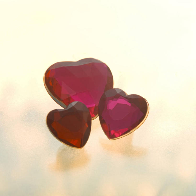 无人,方图,俯视,室内,特写,白天,爱情,静物,情人节,阴影,节日,爱心,庆祝,反射,影子,水晶,浪漫,三颗,文化,红色,庆典,温暖,温馨,心形,恩爱,摄影,影棚,纪念,和睦,水晶制品,心型,彩图,高角度拍摄,影棚拍摄,拍摄,融洽