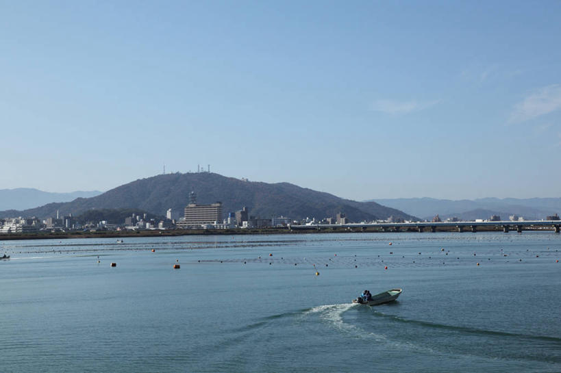 无人,横图,室外,白天,正面,旅游,度假,石头,美景,山,山脉,轮船,船,日本,亚洲,阴影,波纹,飞溅,溅,光线,石子,液体,影子,景观,山峰,水滴,云,云朵,山峦,云彩,娱乐,水珠,蓝色,白云,蓝天,水纹,天空,阳光,自然,船尾波,交通工具,波浪,群山,天,享受,休闲,景色,放松,晴朗,喷洒,自然风光,载具,东亚,高知,德岛县,日本国,高知县,四国地方,四国,四国岛,徳岛,石块,岩石,晴空,彩图,吉野川