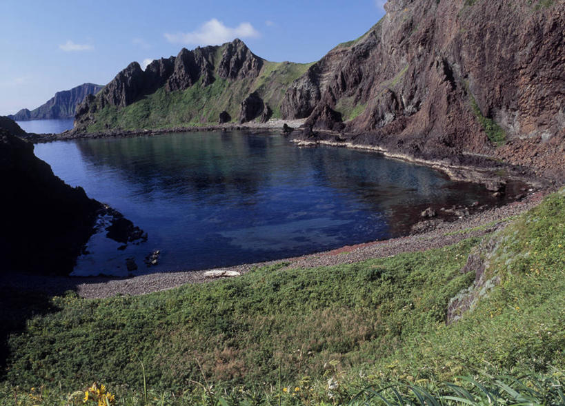 无人,横图,室外,白天,正面,旅游,度假,草地,草坪,海浪,海洋,石头,美景,山,山脉,植物,北海道,日本,亚洲,阴影,光线,石子,影子,景观,浪花,山峰,悬崖,云,云朵,山峦,云彩,娱乐,草,蓝色,绿色,白云,蓝天,天空,阳光,自然,海水,群山,天,享受,休闲,景色,放松,晴朗,自然风光,海景,东亚,日本国,北海道地方,北海道岛,绝壁,大海,风浪,海,海水的波动,近岸浪,石块,岩石,涌浪,晴空,彩图,振兴局,礼文岛,礼文郡,礼文町,宗谷综合振兴局