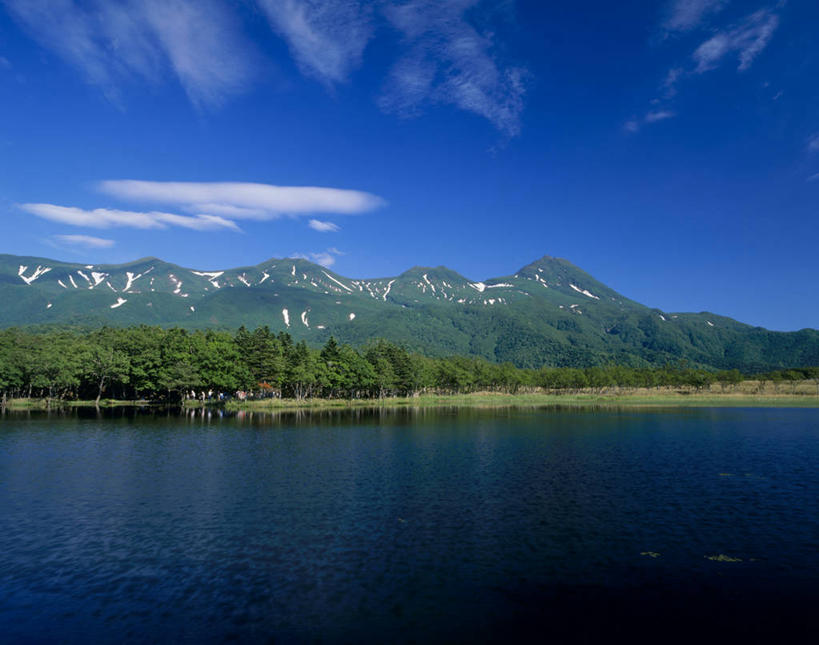 无人,横图,室外,白天,正面,旅游,度假,湖,湖泊,美景,森林,山,山脉,树林,水,植物,北海道,日本,亚洲,阴影,波纹,光线,影子,湖面,景观,山峰,水流,水面,云,云朵,涟漪,山峦,云彩,娱乐,树,树木,蓝色,绿色,白云,倒影,蓝天,水纹,天空,阳光,自然,波浪,湖水,群山,天,享受,休闲,景色,放松,生长,晴朗,成长,倒映,自然风光,东亚,日本国,水晕,北海道地方,北海道岛,知床半岛,反照,晴空,彩图,鄂霍次克综合振兴局,斜里郡,斜里町,知床五湖,道东,网走支厅