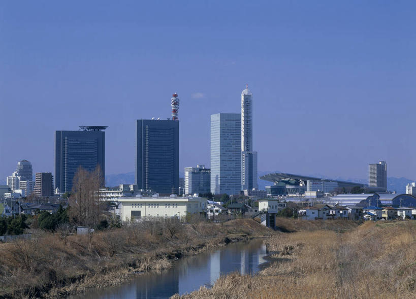 无人,家,高楼大厦,横图,全景,室外,白天,正面,度假,河流,美景,水,天际线,植物,城市风光,标志建筑,城市,大厦,地标,建筑,摩天大楼,日本,亚洲,阴影,枯萎,光线,影子,房屋,屋子,河水,景观,水流,公寓,枯草,中央区,娱乐,建设,洋房,楼房,住宅,草,树,树木,黄色,蓝色,绿色,蓝天,天空,阳光,自然,天,享受,休闲,景色,放松,生长,晴朗,成长,东亚,本州,万里无云,关东地方,本州岛,日本国,崎玉,崎玉县,县厅,崎玉市,晴空,晴空万里,彩图,房子,大楼,高层建筑,高楼,摩天楼,大宫,大宫区,埼玉新都心