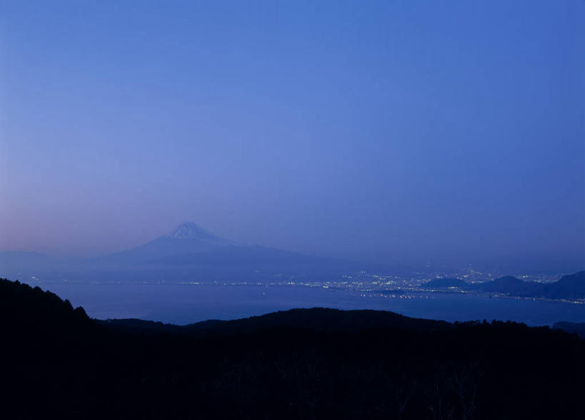 无人,横图,室外,夜晚,正面,旅游,度假,海浪,海洋,美景,山,雪,雪山,大雪,富士山,静冈县,日本,亚洲,冰,积雪,景观,浪花,山峰,雪景,冬季,冬天,山峦,娱乐,自然,海水,享受,休闲,景色,放松,寒冷,冰冷,自然风光,海景,东亚,本州,本州岛,日本国,中部地方,静冈,严寒,冰凉,酷寒,凛冽,凛凛,极冷,大海,风浪,海,海水的波动,近岸浪,涌浪,彩图,骏河湾