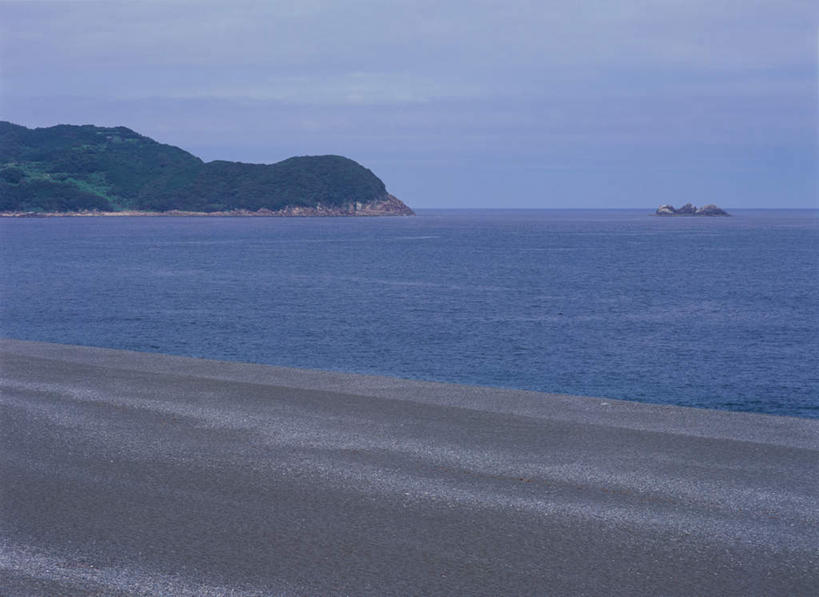 无人,横图,室外,白天,正面,旅游,度假,海浪,海洋,美景,沙滩,山,日本,亚洲,沙子,海岸,景观,浪花,山峰,水平线,辽阔,海平线,沙地,山峦,娱乐,自然,海水,享受,休闲,广阔,景色,放松,一望无际,自然风光,海景,东亚,本州,本州岛,日本国,近畿地方,近畿,和歌山,和歌山县,无边无际,一马平川,大海,风浪,海,海水的波动,海滩,近岸浪,涌浪,彩图,水天相接,水天一线