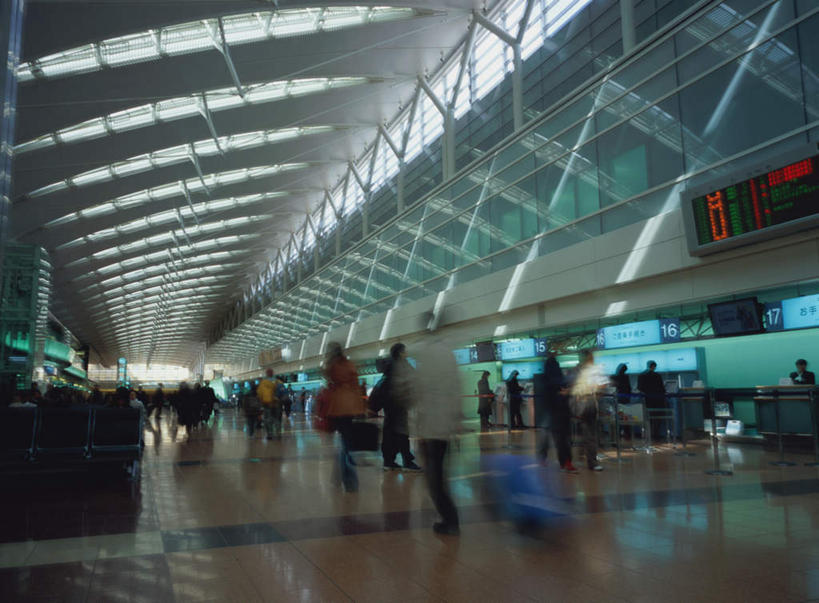 东方人,商务人士,商务男性,商务女性,机场,站,横图,室内,白天,衬衫,显示器,飞机场,亚洲,套装,朦胧,模糊,屏幕,许多人,黄种人,显示屏,背面,站着,一群人,商务装,工薪阶层,输出设备,航班时刻表,男人,男性,年轻男性,年轻女性,女人,女性,亚洲人,白领,上班族,站立,彩图,全身,衬衣