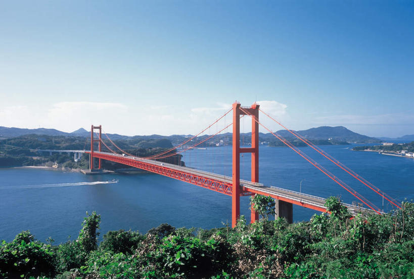 无人,横图,俯视,航拍,室外,白天,旅游,度假,海浪,海洋,美景,森林,山,山脉,树林,植物,大桥,立交桥,桥梁,船,长崎,日本,亚洲,波纹,飞溅,溅,液体,景观,浪花,山峰,云,云朵,高架,斜拉桥,桥,游艇,山峦,云彩,娱乐,树,树木,蓝色,绿色,白云,蓝天,水纹,天空,自然,海水,船尾波,波浪,群山,天,享受,休闲,景色,放松,生长,晴朗,成长,鸟瞰,喷洒,自然风光,海景,东亚,日本国,长崎县,九州本岛,九州,九州岛,九州地方,平户大桥,大海,风浪,海,海水的波动,近岸浪,涌浪,晴空,彩图,高角度拍摄