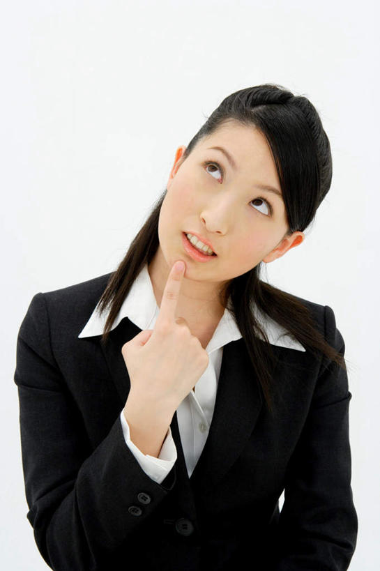 东方人,下巴,一个人,商务人士,商务女性,站,竖图,室内,白天,白色背景,正面,工作服,制服,亚洲,仅一个年轻女性,仅一个女性,仅一个人,套装,注视,黄种人,观察,看,站着,思考,摄影,影棚,观看,察看,关注,商务装,工薪阶层,工作制服,年轻女性,女人,女性,亚洲人,白领,上班族,触摸,站立,半身,彩图,影棚拍摄,工作套服,拍摄