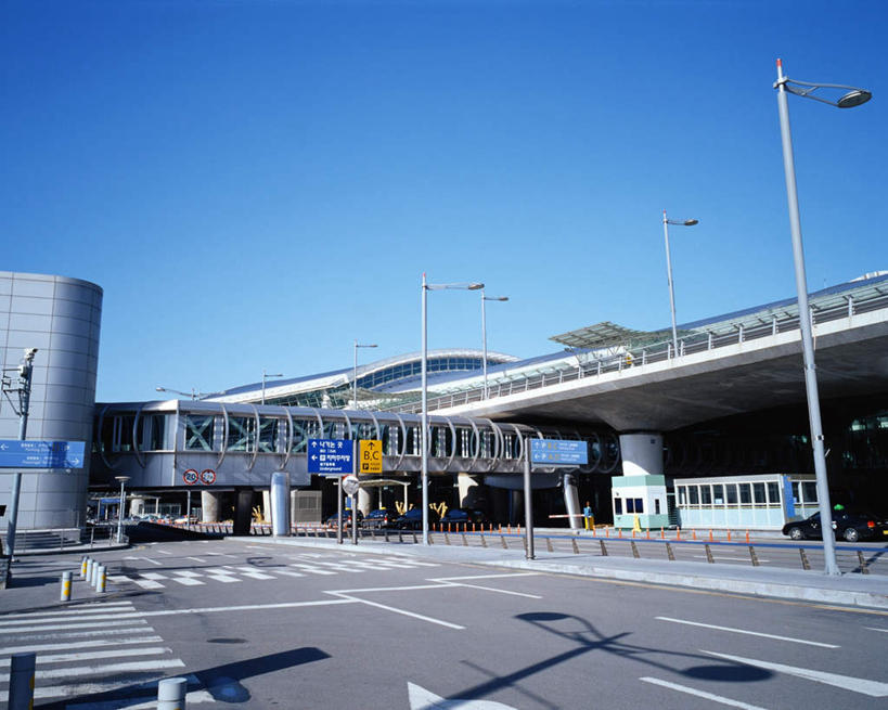 无人,高楼大厦,横图,室外,白天,正面,度假,美景,城市风光,标志建筑,城市,大厦,道路,地标,建筑,路,路灯,摩天大楼,人行横道,指示牌,公路,首尔,汉城,韩国,亚洲,标志,文字,景观,建筑群,人行道,灯光,交通,首都,娱乐,标识,建设,灯,蓝色,蓝天,天空,天,享受,休闲,景色,放松,晴朗,照明设备,人行横道线,东亚,万里无云,大韩民国,首尔市,首尔特别市,特别市,晴空,晴空万里,斑马线,马路,彩图,大楼,高层建筑,高楼,摩天楼