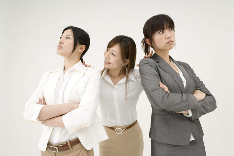 东方人,三个人,同事,商务人士,商务女性,站,说,双手交叉,横图,室内,白天,白色背景,正面,衬衫,讨论,成功,合作,团队,集体,信心,亚洲,套装,注视,黄种人,队伍,观察,看,站着,摄影,影棚,观看,察看,领导,双手抱胸,成就,关注,商务装,合伙,领袖,工薪阶层,交流,年轻女性,女人,女性,亚洲人,白领,上班族,沟通,讲话,交谈,商讨,说话,抬头,谈话,仰头,站立,半身,彩图,影棚拍摄,衬衣,拍摄