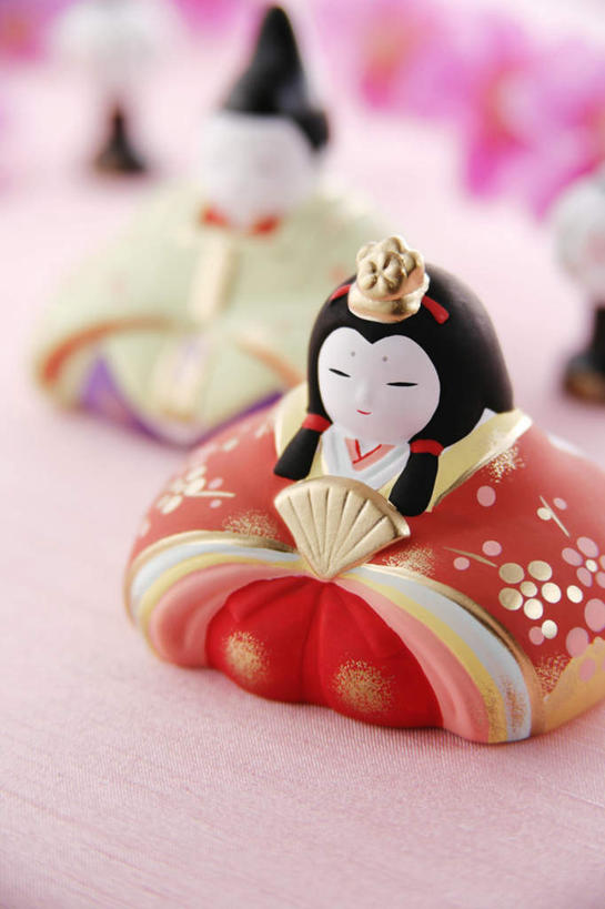 无人,竖图,室内,白天,正面,民族服装,爱情,游戏,桃花,玩具,阴影,服装,节日,朦胧,模糊,庆祝,光线,影子,玩,文化,娱乐,两个,衣服,庆典,休闲,益智,摄影,服饰,影棚,活动,纪念,衣着,俘虏,穿着,发泄,消遣,智力,宣泄,女儿节,衣饰,玩耍,嬉戏,彩图,影棚拍摄,传统服装,民俗服,拍摄