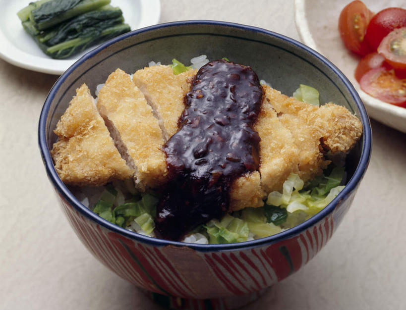 米饭,无人,横图,俯视,室内,特写,白天,烹饪,桌面,桌子,蔬菜,西红柿,餐具,阴影,新鲜,光线,木制,碟子,盘,影子,陶瓷,青菜,肉,汤,日本料理,料理,食品,陶瓷制品,饭,猪肉,菜肴,美食,肉类,食物,盘子,木制品,容器,碟,碗,日式料理,日式,炸,佳肴,有机食品,绿色食品,储藏,五谷,储存,小白菜,肉食,豚肉,一碗,不结球白菜,番茄,彩图,高角度拍摄,贮存