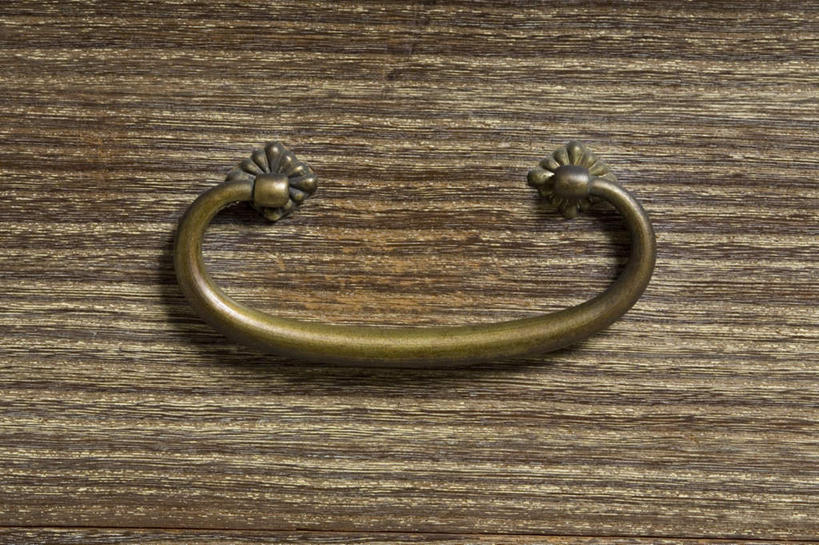 无人,横图,室内,特写,白天,正面,抽屉,阴影,光线,木制,木质,木盒,影子,一个,把手,木制品,容器,单个,古董,储藏,储存,拉手,彩图,贮存