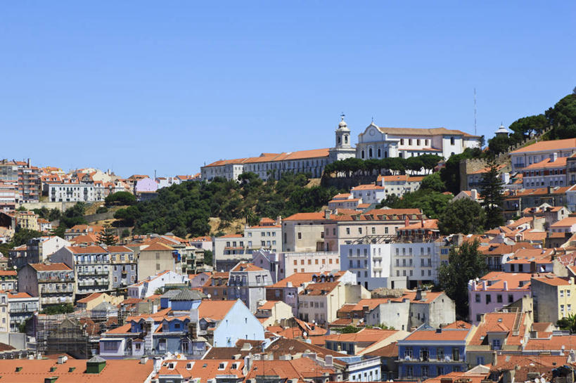 无人,家,横图,室外,白天,正面,旅游,度假,美景,山,山脉,植物,城市风光,城市,建筑,葡萄牙,欧洲,阴影,节日,光线,影子,房屋,屋子,景观,山峰,公寓,山峦,首都,文化,娱乐,建设,洋房,楼房,里斯本,住宅,树,树木,蓝色,绿色,蓝天,天空,阳光,自然,群山,天,祈祷,享受,休闲,健康,景色,放松,许愿,宗教,信仰,生长,晴朗,成长,纪念,祈求,基督教,南欧,天主教,修道院,信念,万里无云,葡萄牙共和国,神学院,修院,隐修院,阿尔法玛,平安,晴空,晴空万里,彩图,房子