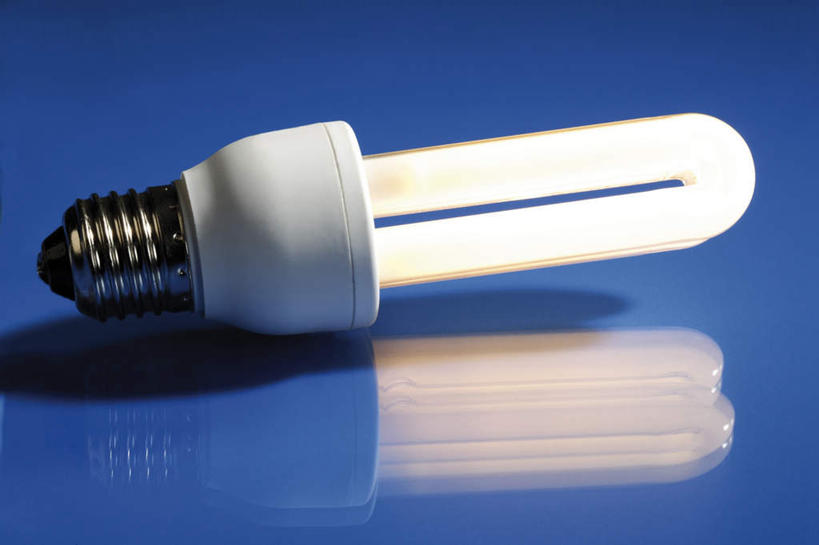 无人,横图,室内,特写,白天,正面,节能,静物,照明,阴影,蓝色背景,环保,反射,光线,灯泡,影子,灯光,灯,节能灯,一个,灯具,摄影,影棚,能源,单个,照亮,低碳,照明工具,荧光灯,彩图,影棚拍摄,拍摄