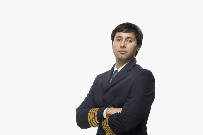 东方人,一个人,飞行员,站,横图,室内,白天,白色背景,正面,工作服,制服,亚洲,仅一个男性,仅一个人,注视,手叉腰,仅一个年轻男性,叉腰,观察,看,站着,摄影,影棚,观看,察看,双手叉腰,关注,工作制服,男人,男性,年轻男性,亚洲人,印度人,飞行人员,半身,彩图,影棚拍摄,工作套服,拍摄