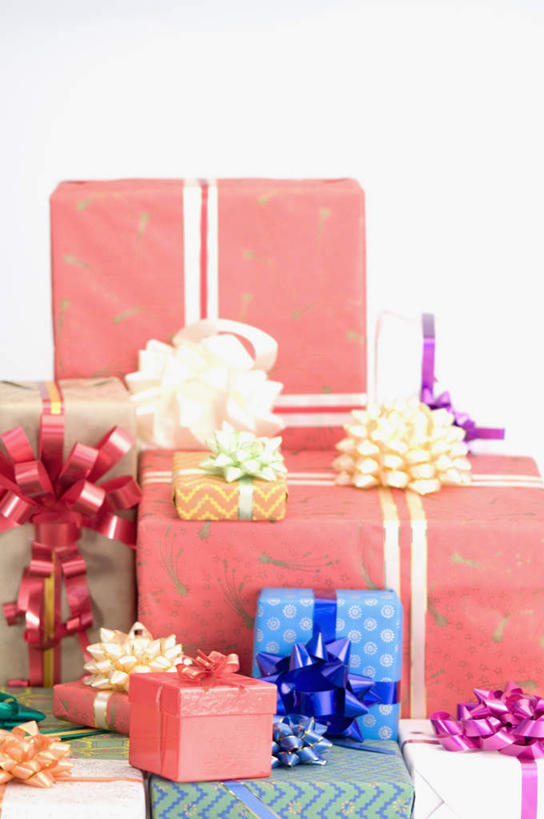 无人,竖图,彩色,室内,特写,白天,白色背景,正面,静物,礼盒,礼物,一堆,许多,堆叠,堆积,装饰,丝绸,丝带,纸盒,缎带,绸带,盒子,包装盒,礼品盒,摄影,礼品,装饰花,影棚,堆,华丽,修饰,点缀,衬托,美观,雅致,雅观,彩图,影棚拍摄,拍摄