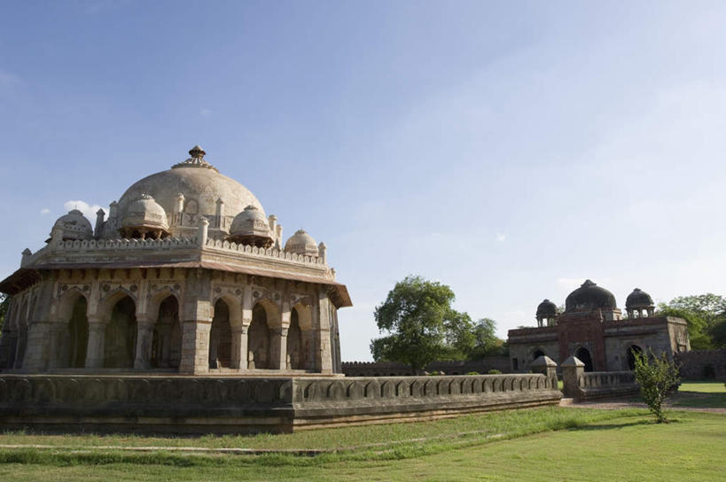 无人,横图,室外,白天,正面,旅游,度假,名胜古迹,植物,门,标志建筑,地标,建筑,印度,亚洲,阴影,遗迹,光线,影子,柱子,墙,云,云朵,拱门,首都,云彩,古迹,文物,娱乐,建设,古建筑,墙壁,墙面,树,树木,蓝色,绿色,白云,蓝天,天空,阳光,自然,门框,天,享受,休闲,墓地,旅游胜地,放松,生长,晴朗,成长,皇帝,权威,坟墓,陵墓,高贵,南亚,坟场,古文明,新德里,印度共和国,权力,统治,权势,天子,九五之尊,圣上,统治者,陛下,官家,势力,胡马雍,胡马雍陵,晴空,彩图