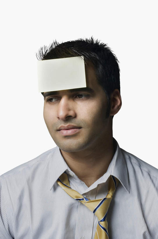 脸,头,脸颊,一个人,商务人士,商务男性,站,笑,微笑,竖图,室内,特写,白天,白色背景,正面,衬衫,亚洲,仅一个男性,仅一个人,套装,材料,档案,文件,领带,注视,肩膀,仅一个年轻男性,白纸,手稿,纸片,资料,观察,看,站着,摄影,影棚,观看,证明,察看,关注,文档,商务装,工薪阶层,男人,男性,年轻男性,亚洲人,印度人,头部,脸部,脸蛋,面部,白领,上班族,站立,半身,彩图,影棚拍摄,衬衣,拍摄