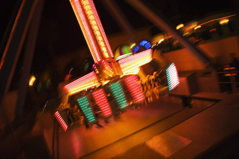 无人,游乐园,横图,彩色,室外,夜晚,正面,长时间曝光,度假,游戏,美景,城市风光,城市,霓虹灯,游乐场,美国,阴影,朦胧,模糊,光线,影子,景观,灯光,七彩,玩,娱乐,光源,霓虹,刺激,灯,享受,休闲,景色,放松,北美,北美洲,照明设备,发泄,消遣,加利福尼亚,美洲,曝光,加州,加利福尼亚州,金州,黄金州,超级大摆锤,大摆锤,氖灯,北亚美利加洲,亚美利加洲,宣泄,乐园,游乐项目,玩耍,嬉戏,彩图