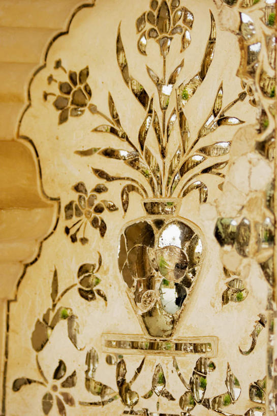 无人,竖图,室外,特写,白天,正面,旅游,度假,石头,名胜古迹,标志建筑,地标,建筑,雕塑,印度,亚洲,花纹,遗迹,艺术,装饰,雕刻,雕像,石子,古迹,文物,娱乐,建设,古建筑,石雕,工艺品,享受,休闲,旅游胜地,放松,纪念,华丽,修饰,美术,点缀,主题,南亚,陈列,古文明,首府,拉贾斯坦邦,拉贾斯坦,印度共和国,琥珀堡,功能,美学,衬托,美观,雅致,雅观,红粉之城,斋普尔,石块,岩石,彩图