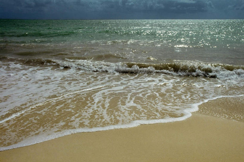 无人,横图,室外,白天,正面,旅游,度假,海浪,海洋,美景,沙滩,阴影,光线,沙子,影子,海岸,景观,浪花,水平线,云,云朵,辽阔,海平线,沙地,云彩,娱乐,蓝色,白云,蓝天,天空,阳光,自然,海水,天,享受,休闲,广阔,景色,南美,放松,晴朗,一望无际,南美洲,西印度群岛,拉丁美洲,自然风光,美洲,海景,亚美利加洲,南亚美利加洲,无边无际,一马平川,大海,风浪,海,海水的波动,海滩,近岸浪,涌浪,晴空,彩图,大巴哈马岛,水天相接,水天一线,巴哈马群岛