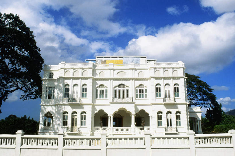 无人,栏杆,横图,室外,白天,正面,旅游,度假,草地,草坪,名胜古迹,植物,标志建筑,地标,建筑,加勒比海,阴影,遗迹,光线,扶手,影子,堡垒,城堡,云,云朵,云彩,古迹,文物,娱乐,建设,古建筑,护栏,草,树,树木,蓝色,绿色,白云,蓝天,天空,阳光,自然,天,享受,休闲,旅游胜地,放松,生长,晴朗,成长,南美洲,拉丁美洲,要塞,美洲,古文明,多巴哥岛,亚美利加洲,南亚美利加洲,特立尼达岛,设防,晴空,彩图