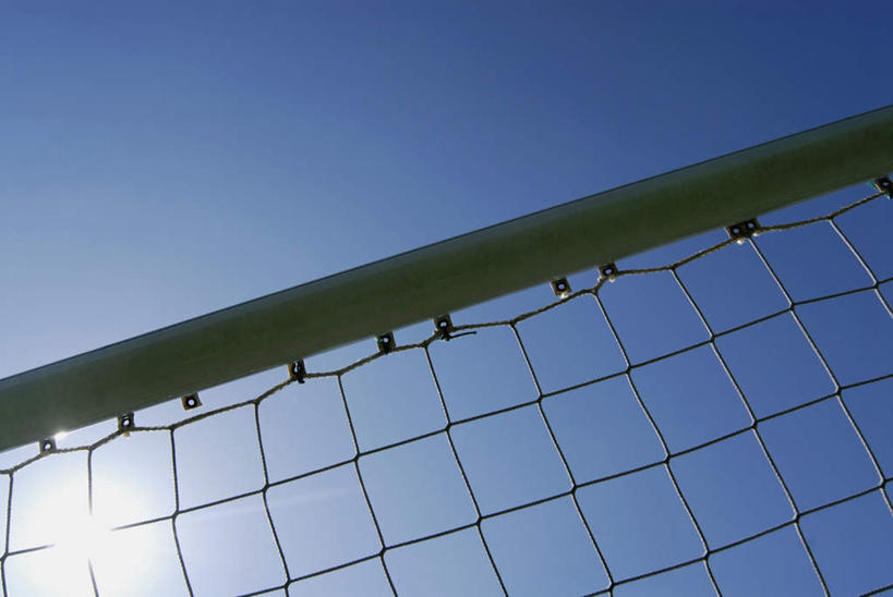 无人,横图,室外,特写,白天,仰视,静物,阴影,光线,影子,球网,蓝色,白色,蓝天,天空,阳光,绳子,天,晴朗,绳索,万里无云,晴空,晴空万里,彩图,低角度拍摄