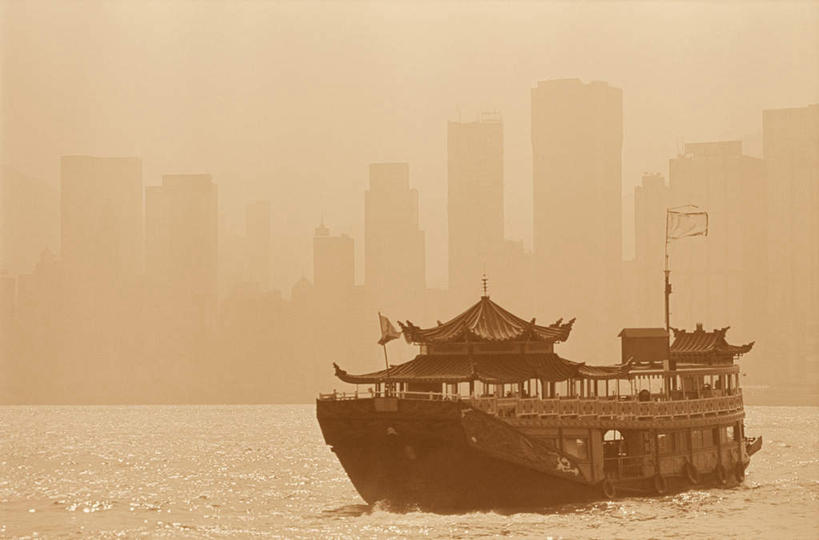 无人,高楼大厦,横图,室外,白天,正面,度假,美景,雾,城市风光,标志建筑,城市,大厦,地标,建筑,轮船,摩天大楼,船,旗帜,国旗,香港,中国,亚洲,波纹,飞溅,朦胧,模糊,溅,液体,景观,水滴,娱乐,建设,星条旗,水珠,水纹,船尾波,交通工具,波浪,享受,休闲,景色,放松,美国国旗,港,迷雾,喷洒,载具,东亚,香港特别行政区,港澳台,中华人民共和国,旗,大雾,彩图,大楼,高层建筑,高楼,摩天楼,美利坚合众国国旗