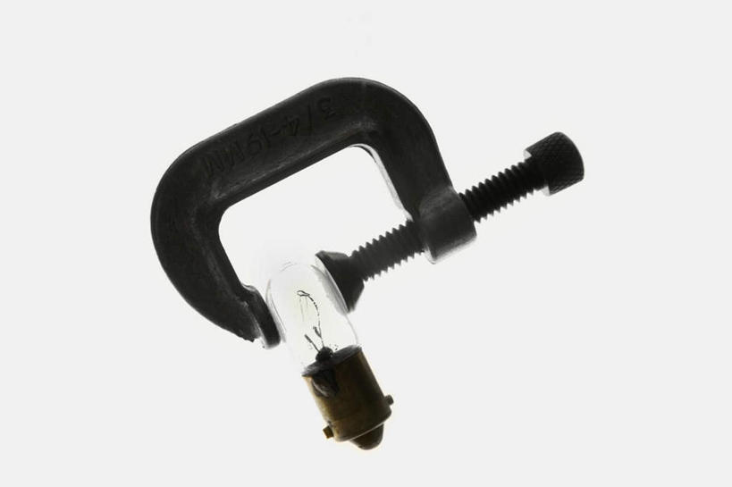 无人,横图,室内,特写,白天,白色背景,正面,静物,照明,连接,阴影,组合,反射,灯泡,工具,影子,灯,一个,灯具,摄影,白炽灯,影棚,单个,链接,照亮,固定,五金,紧固,拼接,拼凑,照明工具,拼合,凑集,聚合,撮合,链结,牢固,白炽灯泡,夹持,夹钳,彩图,影棚拍摄,拍摄