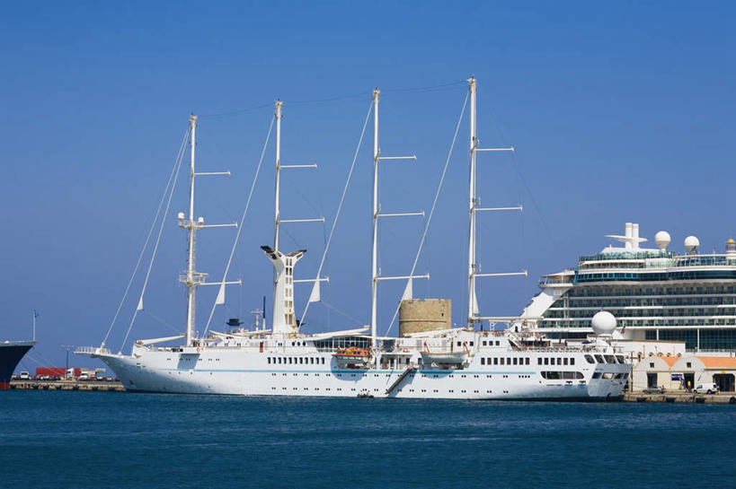 无人,码头,横图,室外,白天,正面,旅游,度假,海浪,海洋,美景,港口,船,希腊,欧洲,阴影,光线,影子,景观,浪花,娱乐,游轮,游船,蓝色,蓝天,天空,阳光,自然,海水,交通工具,天,享受,休闲,景色,放松,晴朗,自然风光,载具,海景,多德卡尼斯群岛,希腊共和国,万里无云,罗德岛,旅游船,大海,风浪,海,海水的波动,近岸浪,涌浪,晴空,晴空万里,彩图,摆渡口,埠头,渡口,渡头,港湾,海港,货运码头,口岸,商港