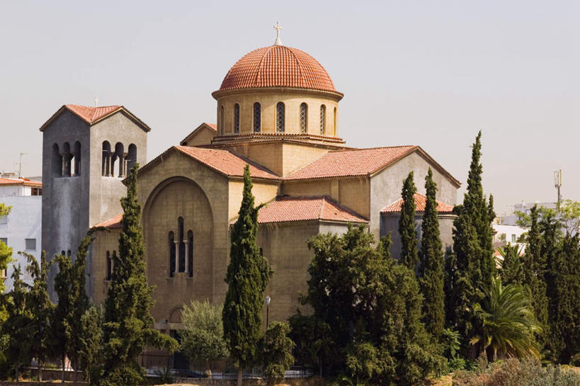 无人,教堂,横图,室外,白天,正面,旅游,度假,名胜古迹,植物,标志建筑,地标,建筑,希腊,欧洲,阴影,节日,遗迹,光线,影子,首都,古迹,文化,文物,娱乐,建设,古建筑,树,树木,蓝色,绿色,蓝天,天空,阳光,自然,天,祈祷,享受,休闲,健康,旅游胜地,放松,许愿,宗教,信仰,生长,晴朗,成长,纪念,祈求,信念,雅典,古文明,希腊共和国,万里无云,阿提卡,阿提卡大区,平安,晴空,晴空万里,彩图,大教堂,礼拜堂