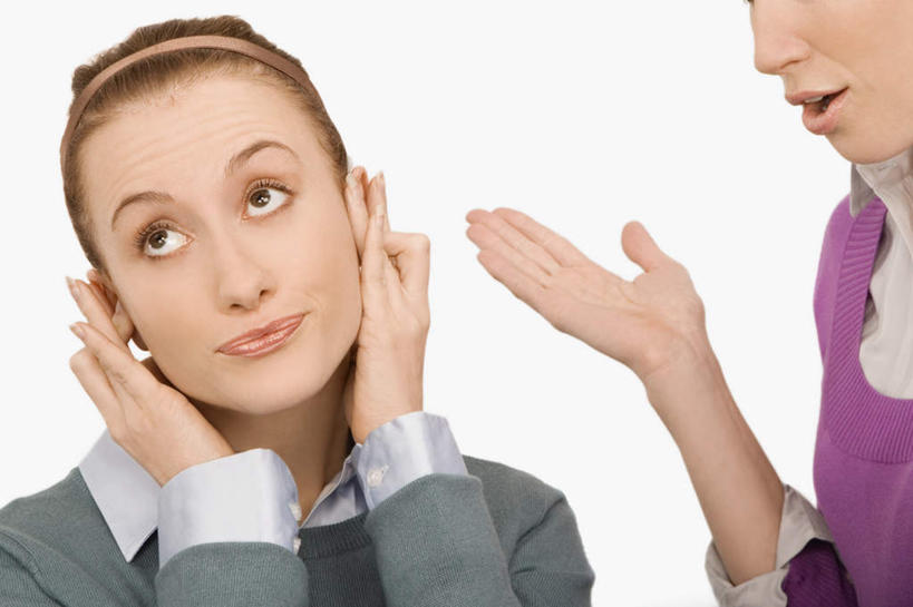 西方人,脸,头,脸颊,手,两个人,同事,商务人士,商务女性,站,说,横图,室内,特写,白天,白色背景,正面,讨论,成功,合作,团队,集体,信心,欧洲,欧洲人,双手,阴影,套装,装饰,反射,头饰,影子,注视,队伍,肩膀,发箍,发饰,饰品,观察,看,站着,手部,摄影,影棚,头箍,观看,华丽,修饰,点缀,察看,领导,成就,关注,商务装,合伙,领袖,发卡,工薪阶层,配饰,衬托,美观,雅致,雅观,漠视,无视,疏忽,忽视,交流,年轻女性,女人,女性,白种人,头部,脸部,脸蛋,面部,白领,上班族,沟通,讲话,交谈,商讨,说话,谈话,站立,半身,彩图,影棚拍摄,拍摄,轻忽