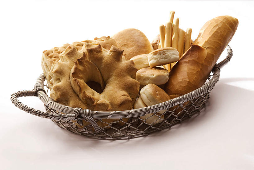 点心,面包,无人,交叉,横图,俯视,室内,特写,白天,白色背景,桌子,竹子,一堆,许多,阴影,堆叠,堆积,竹制,编织,反射,篮子,影子,食品,面点,食物,糕点,一个,竹篮,摄影,影棚,单个,竹条,堆,交织,竹制品,小圆面包,穿插,拖鞋面包,夏巴塔,意大利拖鞋面包,彩图,高角度拍摄,影棚拍摄,拍摄