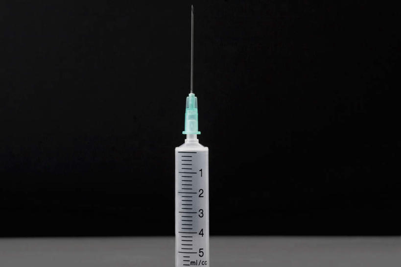 无人,横图,室内,特写,白天,正面,安全,静物,黑色背景,标志,数字,文字,药剂,字符,防护,标识,一个,药品,针管,针筒,治疗,注射,摄影,阿拉伯数字,影棚,单个,保护,药物,医疗,医疗设备,注射器,保险,预防,平安,彩图,影棚拍摄,拍摄