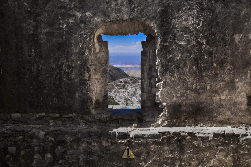 无人,横图,室外,白天,正面,旅游,度假,石头,名胜古迹,山,山脉,标志建筑,地标,建筑,墨西哥,阴影,遗迹,光线,石子,影子,墙,山峰,云,云朵,山峦,云彩,古迹,文物,娱乐,建设,古建筑,废墟,墙壁,墙面,蓝色,白云,蓝天,天空,阳光,群山,天,享受,休闲,旅游胜地,放松,晴朗,北美,北美洲,美洲,古文明,圣路易斯波托西,北亚美利加洲,亚美利加洲,墨西哥合众国,仙人掌王国,圣路易斯波托西州,石块,晴空,彩图