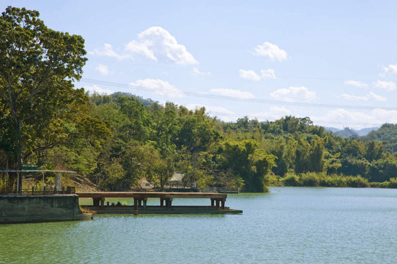 无人,横图,室外,白天,正面,旅游,度假,灌溉,河流,美景,森林,树林,水,植物,建筑,台湾,中国,亚洲,蓄水,阴影,光线,影子,河水,景观,水流,云,云朵,云彩,娱乐,建设,水坝,水库,树,树木,蓝色,绿色,白云,蓝天,天空,阳光,自然,天,享受,休闲,发电,景色,放松,生长,晴朗,成长,自然风光,东亚,坝,航运,台南市,港澳台,中华人民共和国,防洪,供水,水力发电,台湾省,台南,晴空,彩图,台