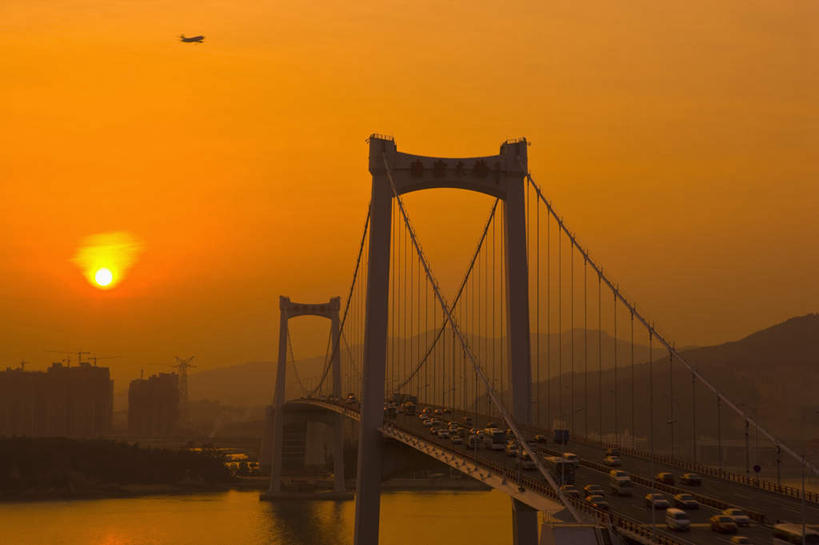 无人,高楼大厦,横图,室外,白天,正面,度假,河流,美景,日落,水,城市风光,城市,大厦,建筑,摩天大楼,中国,亚洲,阴影,光线,影子,河水,景观,水流,晚霞,霞光,落日,桥,娱乐,厦门,阳光,黄昏,享受,休闲,景色,彩霞,放松,吊桥,悬索桥,吊杆,福建,东亚,福建省,厦门市,中华人民共和国,华东地区,闽,夕照,锚锭,悬索,夕阳,彩图,大楼,高层建筑,高楼,摩天楼,海沧大桥,斜阳