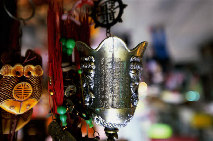 无人,寺庙,横图,室外,特写,白天,正面,旅游,度假,标志建筑,地标,建筑,静物,香港,中国,亚洲,节日,朦胧,模糊,燃烧,文化,娱乐,建设,香火,庙宇,祈祷,享受,休闲,健康,旅游胜地,放松,许愿,宗教,信仰,纪念,祈求,港,东亚,九龙,啬色园,黄大仙庙,香港特别行政区,港澳台,中华人民共和国,九龙半岛,符咒,黄大仙祠,香港黄大仙祠,香港黄大仙庙,平安,彩图,庙,寺