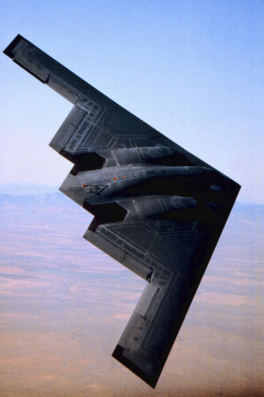 无人,竖图,俯视,航拍,室外,特写,白天,海浪,海洋,飞机,美国,一艘,飞翔,阴影,飞行,光线,影子,浪花,云,云朵,翱翔,云彩,飞,蓝色,白云,蓝天,天空,阳光,海水,天,空军,晴朗,战斗机,北美,北美洲,鸟瞰,美洲,海景,军用机,美军,军用战斗机,攻击机,F-117A夜鹰隐身攻击机,F-117A隐身攻击机,北亚美利加洲,亚美利加洲,大海,风浪,海,海水的波动,近岸浪,涌浪,晴空,彩图,高角度拍摄