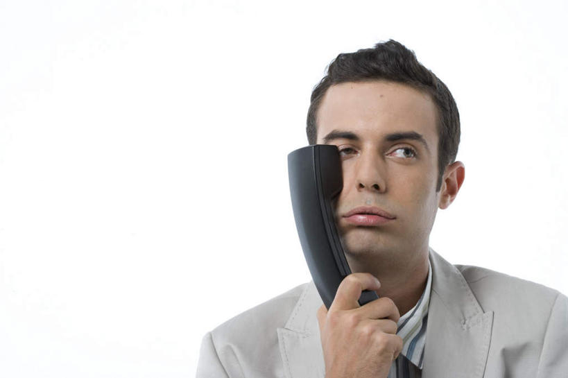 西方人,脸,头,嘴,脸颊,手,一个人,商务人士,商务男性,打电话,横图,室内,特写,白天,白色背景,正面,衬衫,失败,电话,欧洲,欧洲人,仅一个男性,仅一个人,握,套装,沮丧,拿,拿着,注视,通讯设备,仅一个年轻男性,话筒,嘟嘴,观察,看,难受,手部,撅嘴,电话线,无奈,握着,摄影,影棚,观看,单手,失望,悲伤,察看,固定电话,伤心,难过,关注,失落,商务装,工薪阶层,颓废,挫败,受挫,落败,落空,错过,失足,失意,失策,失算,颓丧,衰颓,悲哀,懊丧,颓靡,气馁,丧气,败北,挫折,交流,失利,男人,男性,年轻男性,白种人,头部,脸部,脸蛋,面部,嘴巴,嘴唇,白领,上班族,电话机,沟通,通话,半身,彩图,影棚拍摄,衬衣,拍摄