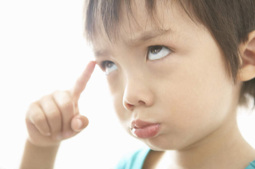 东方人,儿童,脸,头,嘴,脸颊,手,一个人,横图,室内,特写,白天,白色背景,正面,失败,纯洁,亚洲,仅一个男性,仅一个人,指,服装,沮丧,注视,指点,休闲装,黄种人,小孩,衣服,嘟嘴,观察,看,仅一个小孩,休闲,难受,手部,休闲服,撅嘴,可爱,童年,童趣,无奈,摄影,服饰,影棚,观看,单手,失望,悲伤,察看,伤心,指向,难过,关注,失落,童真,烂漫,无邪,颓废,挫败,受挫,落败,落空,错过,失足,失意,失策,失算,颓丧,衰颓,悲哀,懊丧,颓靡,气馁,丧气,败北,挫折,失利,天真,男孩,男人,男性,亚洲人,孩子,头部,脸部,脸蛋,面部,嘴巴,嘴唇,半身,彩图,影棚拍摄,拍摄,男生