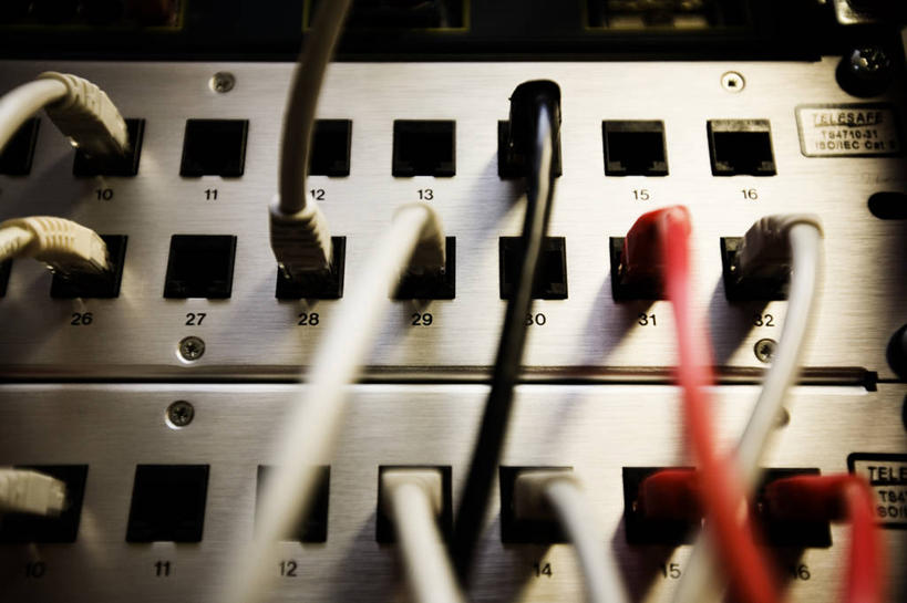 无人,横图,室内,特写,白天,正面,通讯,数据,科技,静物,许多,阴影,朦胧,模糊,反射,传输,网络,信息,影子,通讯设备,通信,创意,网线,通信设备,水晶头,路由器,线缆,彩图,网关设备