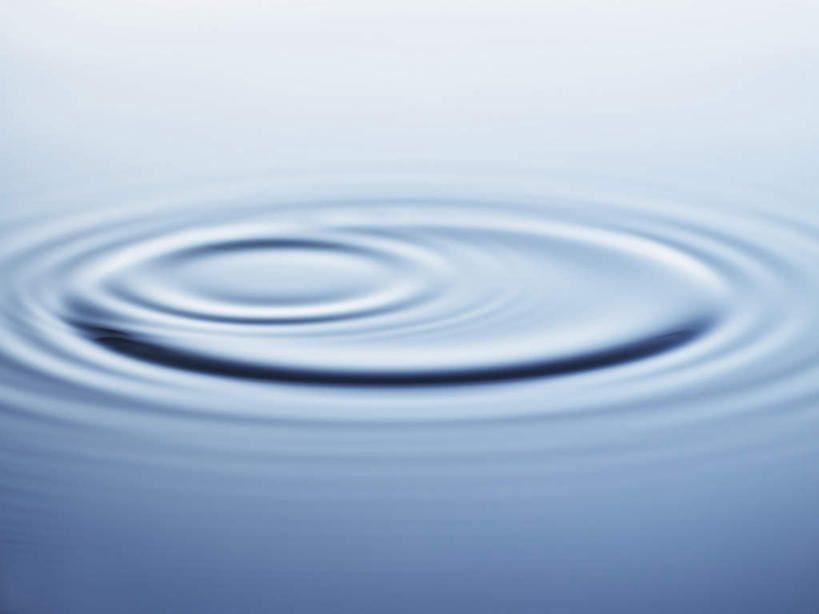 无人,横图,俯视,室内,特写,白天,水,许多,盘绕,阴影,波纹,重叠,环绕,围绕,光线,螺旋,液体,影子,圆圈,水滴,水面,涟漪,环抱,排列,水纹,阳光,波浪,缭绕,生机,队列,螺纹,水晕,灵动,彩图,高角度拍摄